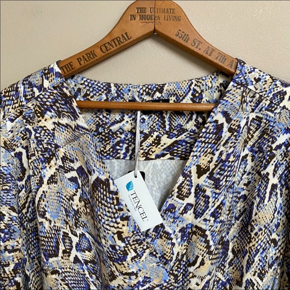 Velvet Heart snake skin print surplice dress - Picture 6 of 10